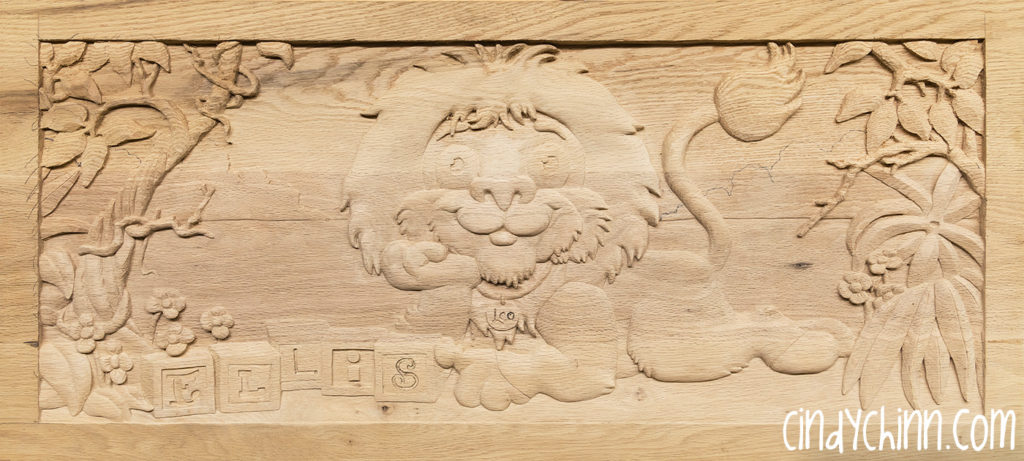 carved toy box Leo 11