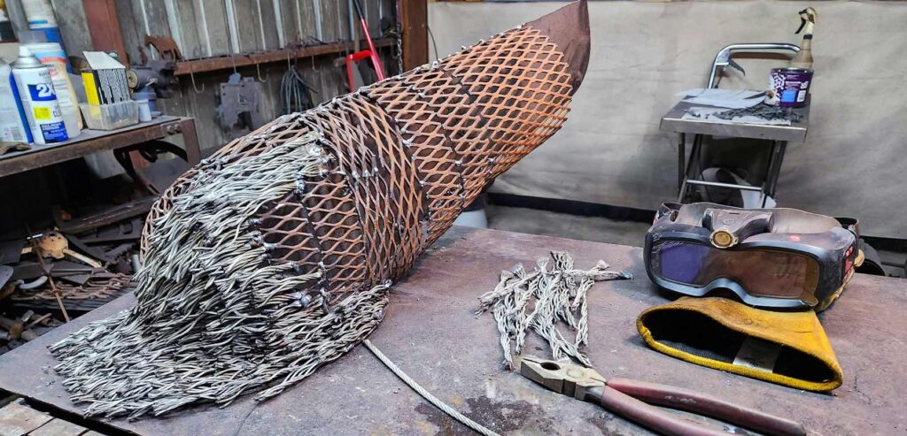 251222 Alpaca scrap metal sculpture by Cindy Chinn Fur on Neck 1800